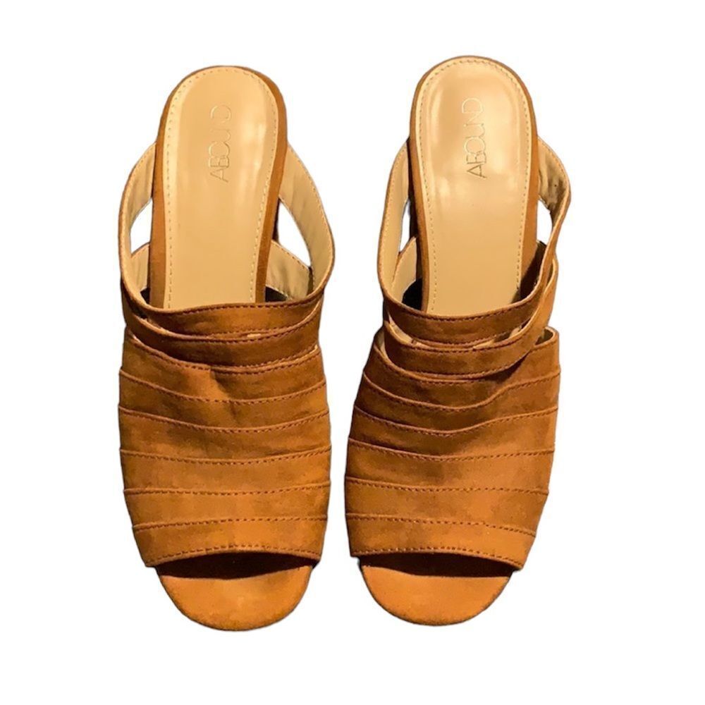 Abound Slip on sandals 7.5